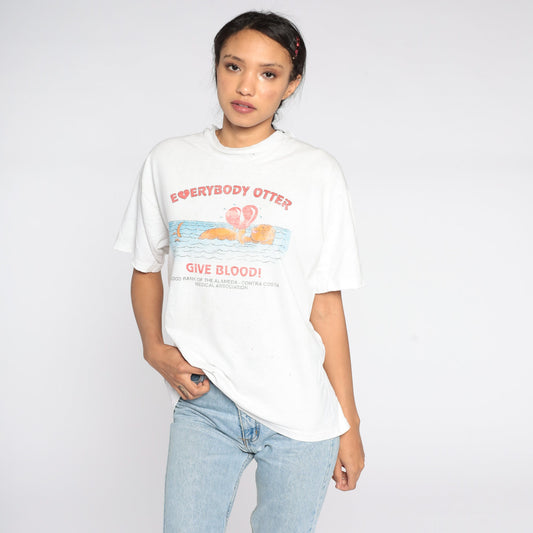 80s Give Blood Otter Pun Graphic T-Shirt Distressed Cotton Medium