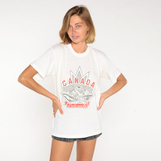 80s Victoria BC Canada Mountain Maple Leaf Graphic T-Shirt White Medium