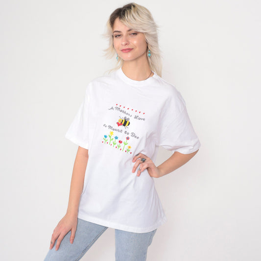 90s A Mother's Love Is Meant To Bee Embroidered Graphic T-Shirt Floral Large