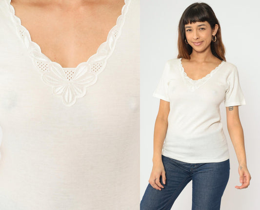 80s Italian Knit White Blouse Floral Embroidered Scalloped Neckline Small