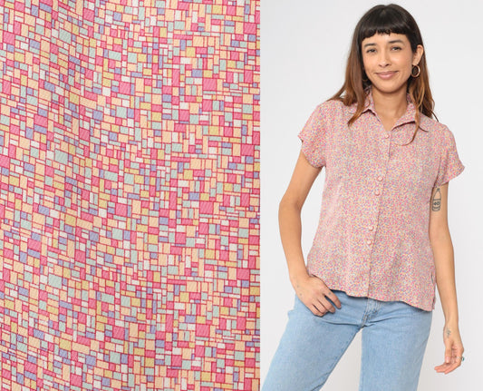 90s Geometric Pastel Pink Button Up Blouse Short Sleeve Collared Medium