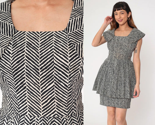 1950s Black White Herringbone Chevron Wiggle Dress Square Neck Cap Sleeve Small
