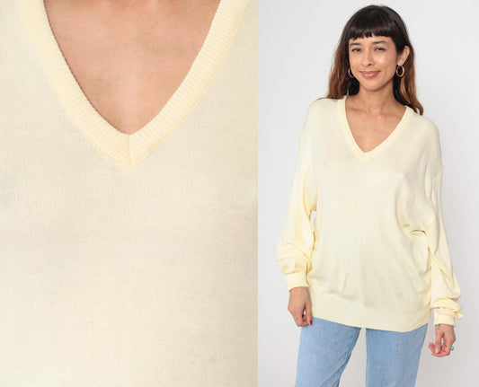 80s Pastel Yellow V-Neck Knit Sweater Pullover Medium M