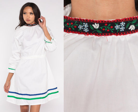 60s White Floral Trim Long Sleeve Fit Flare Mini Dress Green Blue Ribbon Medium Large