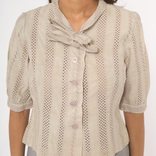 70s Cream Eyelet Blouse Puff Sleeve Bow Collar Button Front Small