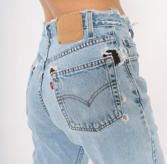 90s Levi's Cropped Jeans Light Wash Raw Hem Distressed Ankle Blue Denim 30x28