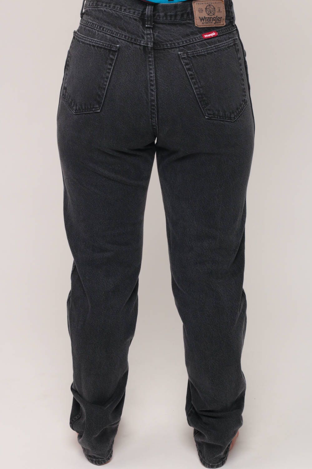 Wrangler Black High-Waisted Mom Jeans Tapered Leg 80s Denim Large 32