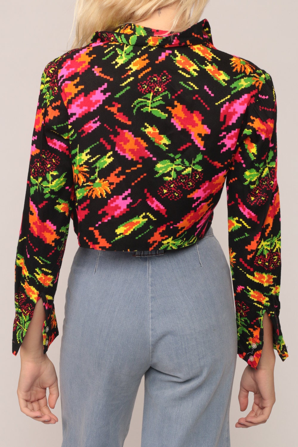 70s Pixelated Floral Crop Top Button-Up Blouse Neon Long Sleeve Small
