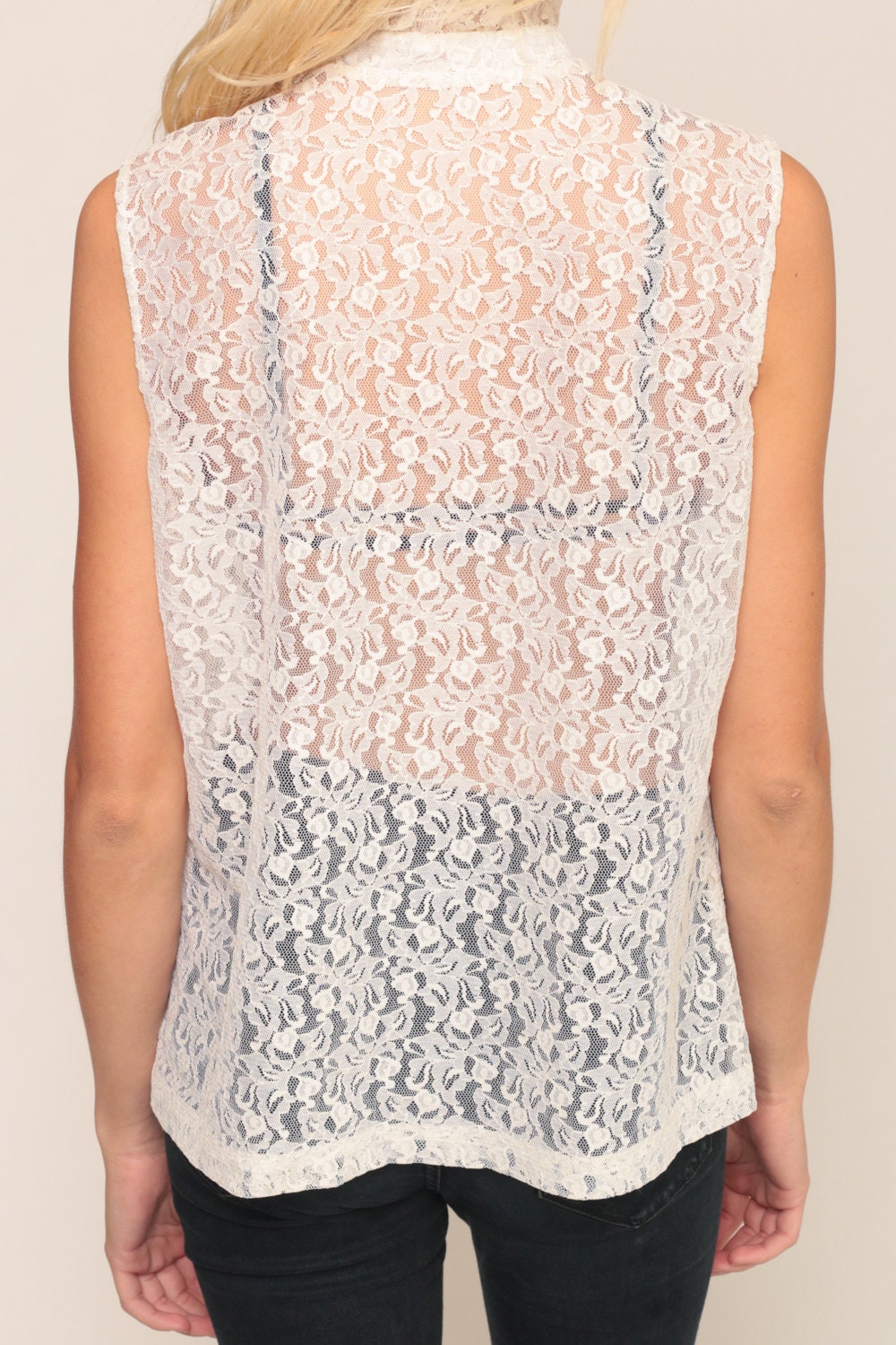 70s White Lace Blouse Sheer Ruffle Collar Button-Up Sleeveless Extra Large XL