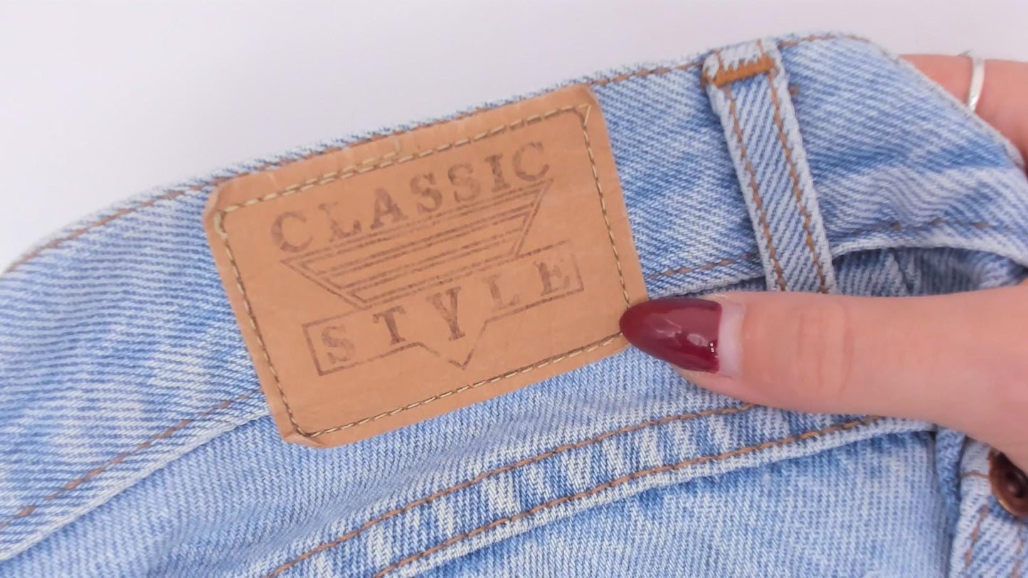 90s Classic Style High Waist Straight Leg Jeans Light Wash Distressed Knee Small