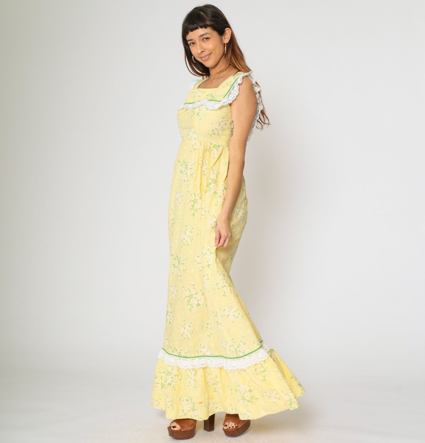 1970s Yellow Floral Prairie Dress with Lace Trim S