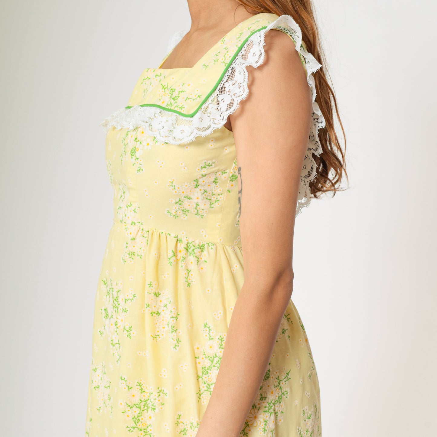 1970s Yellow Floral Prairie Dress with Lace Trim S