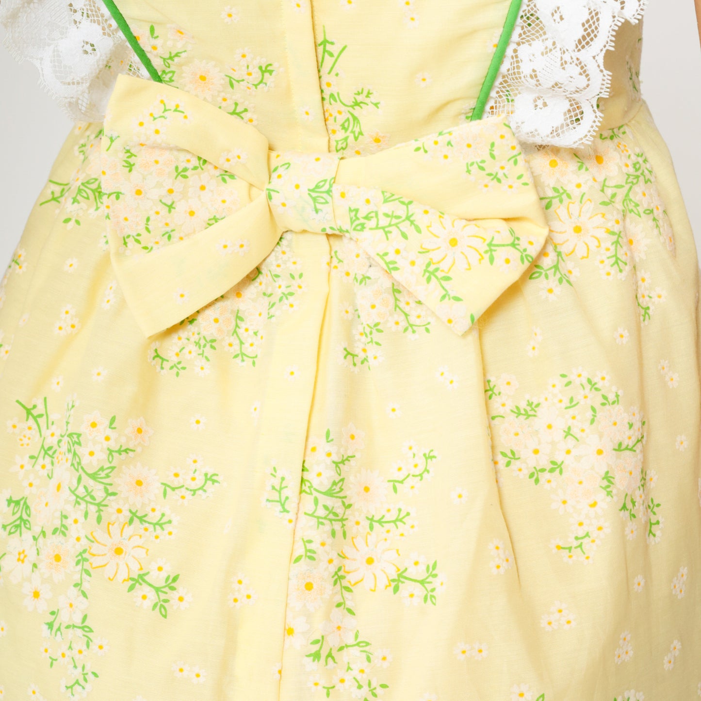 1970s Yellow Floral Prairie Dress with Lace Trim S