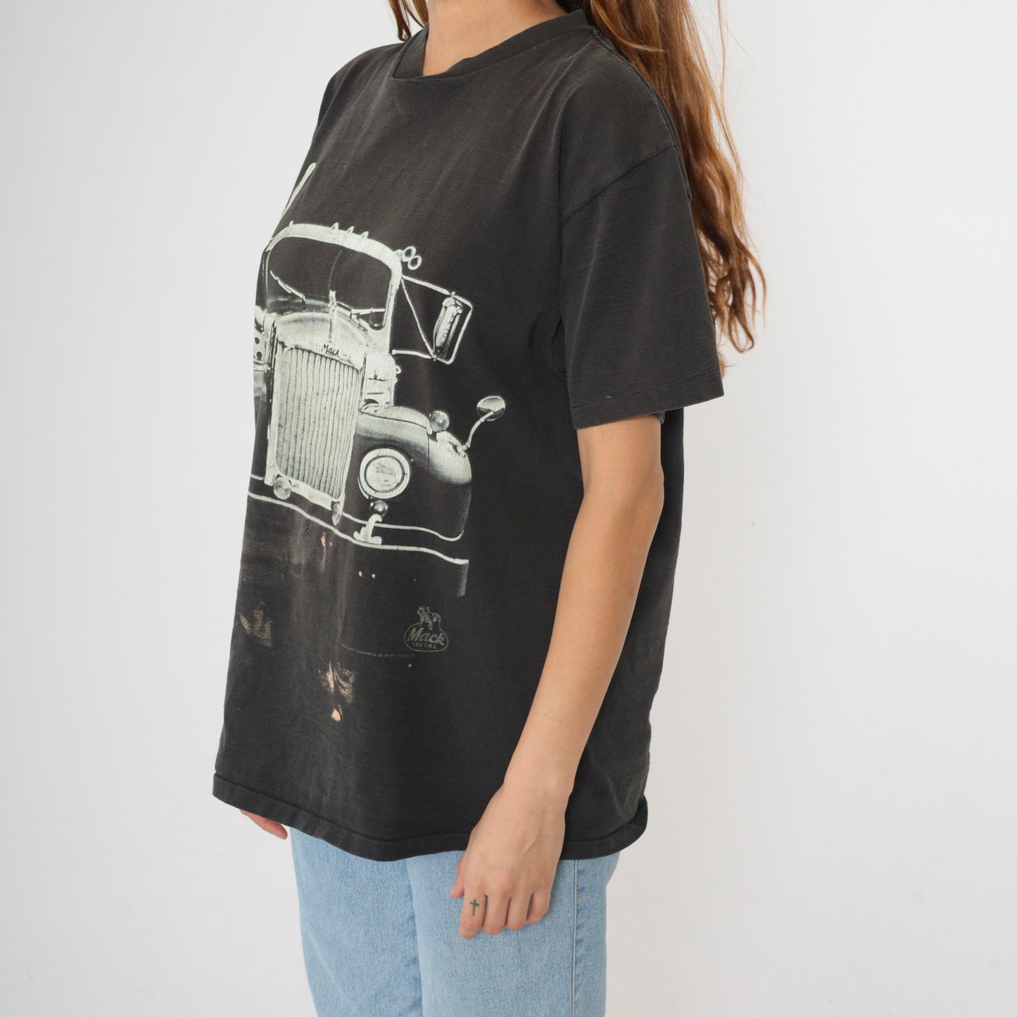 Vintage Distressed Mack Truck T-Shirt XL
