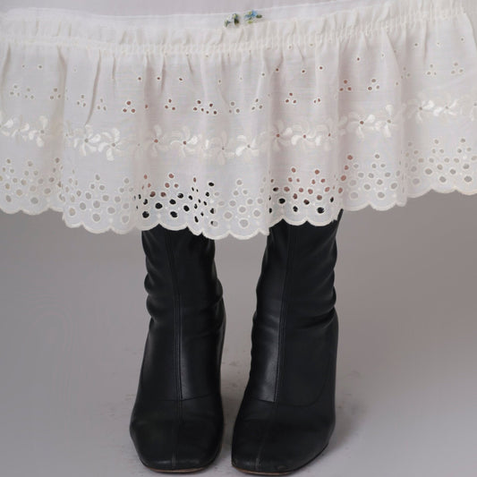 90s White Maxi Skirt with Lace Trim