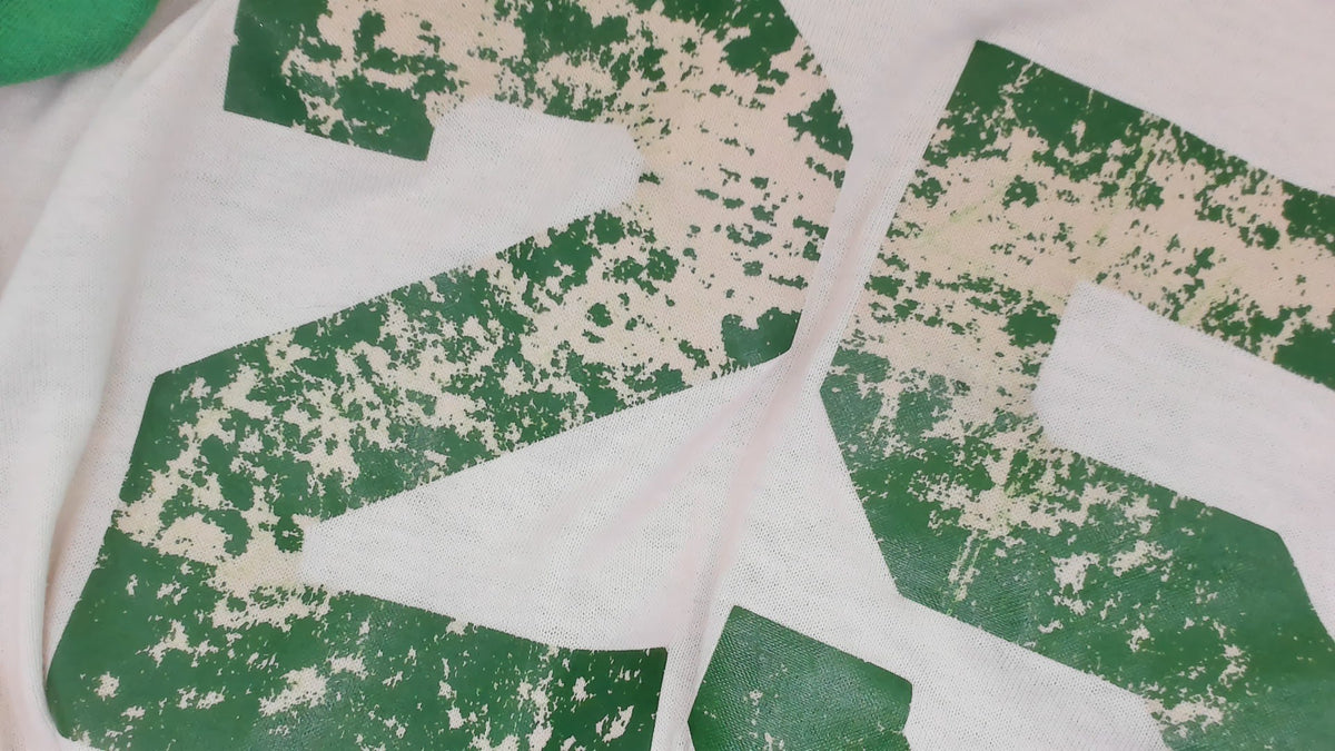 TV Nerd Fest 2K5 Raglan Jersey Tee Green White V Neck Striped Sleeve Baseball Shirt Varsity Athletic Cotton Graphic Print Collegiate Preppy Sporty Vintage Top Medium M