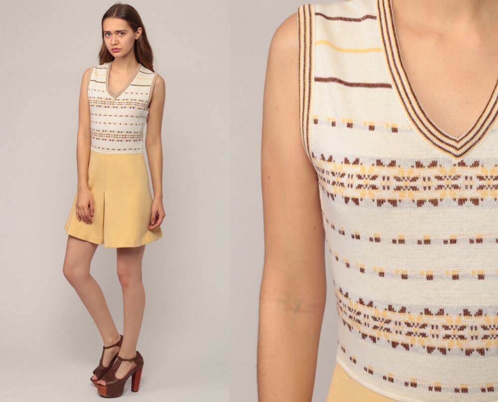 70s Nordic Print Mini Dress White Sleeveless V-Neck Shift Extra Small XS