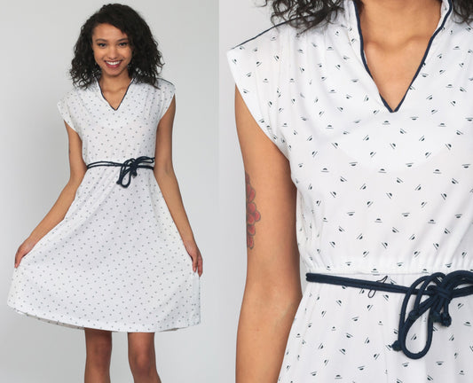 70s White Geometric Midi Dress Cap Sleeve V-Neck Elastic Waist Small