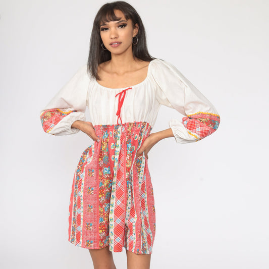 70s Floral Babydoll Mini Dress Red White Smocked Empire Waist Small