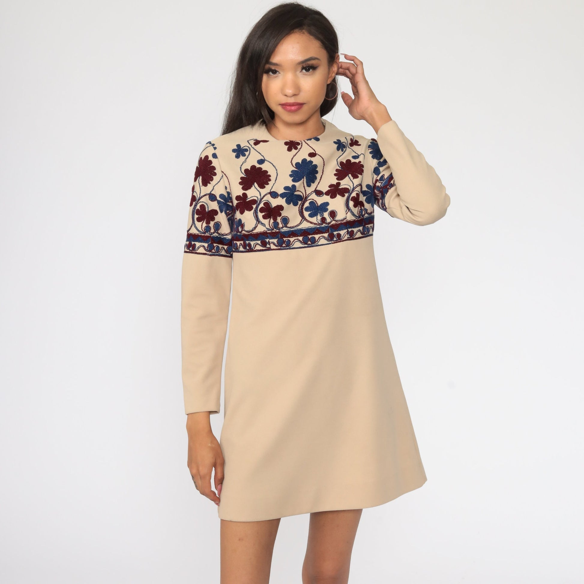 60s Vicky Vaughn Floral Embroidered Shift Mini Dress Tan Long Sleeve Small