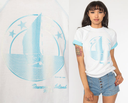 80s Drummond Island Michigan Sailboat Graphic T-Shirt White Extra Small