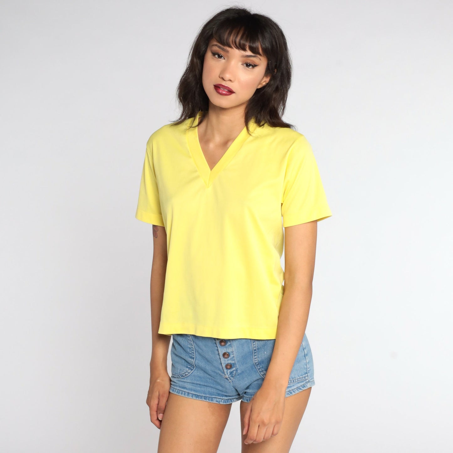 70s Yellow V-Neck T-Shirt Single Stitch Plain Tee Small Medium
