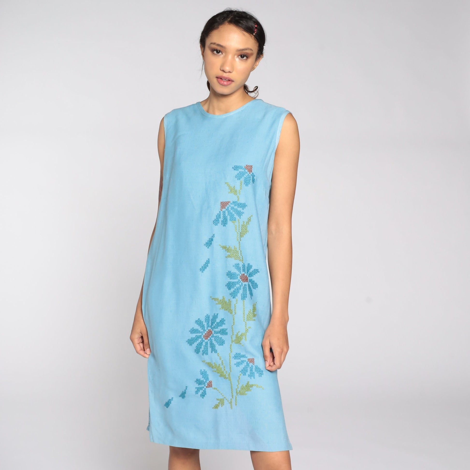 1960s Floral Embroidered Midi Dress Blue Sleeveless Sheath Small