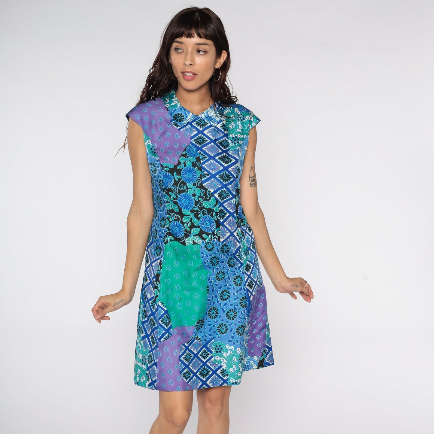 1970s Psychedelic Floral Mini Shift Dress Purple Cap Sleeve Small