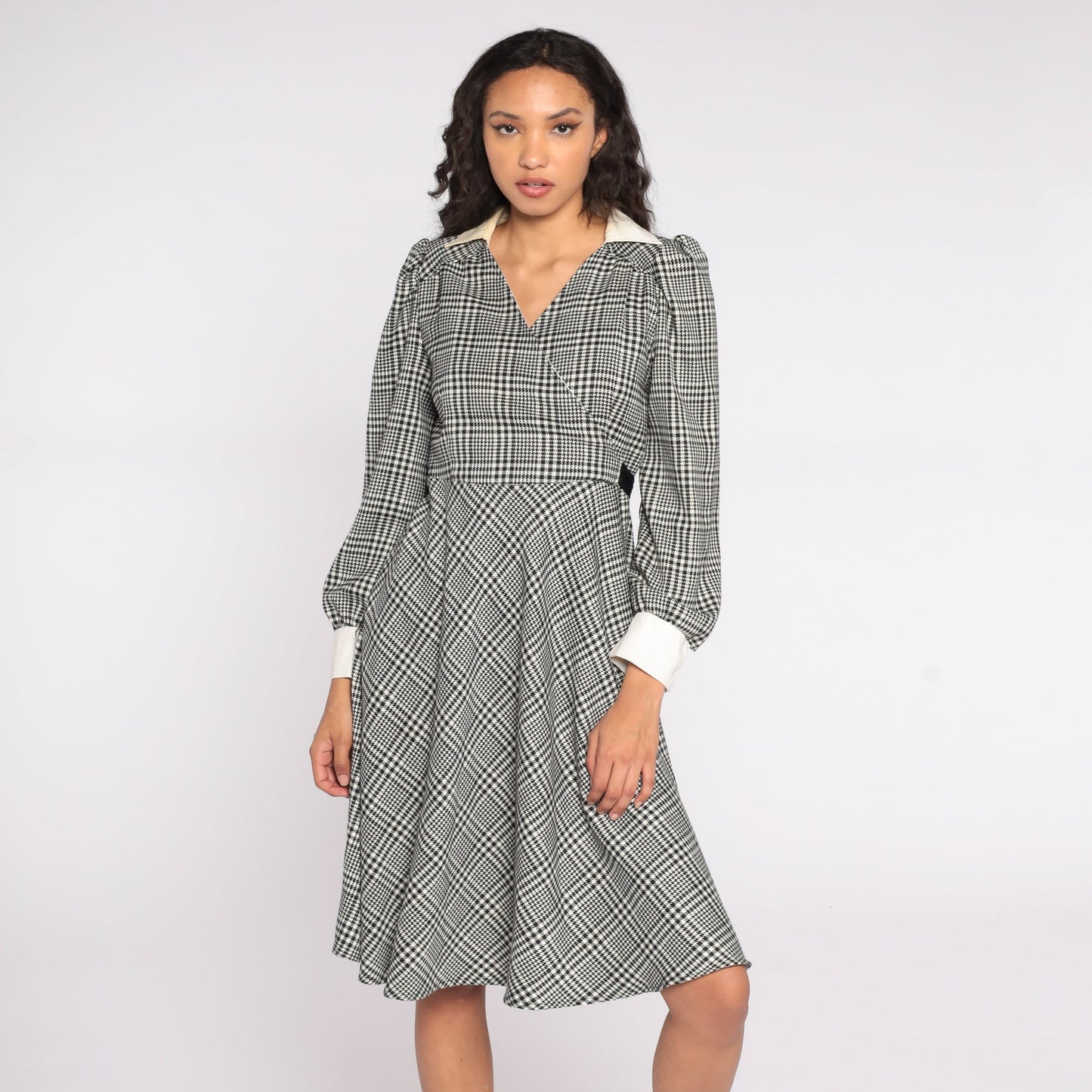 70s Black White Plaid Midi Dress Puff Sleeve Collar Tie Back Medium