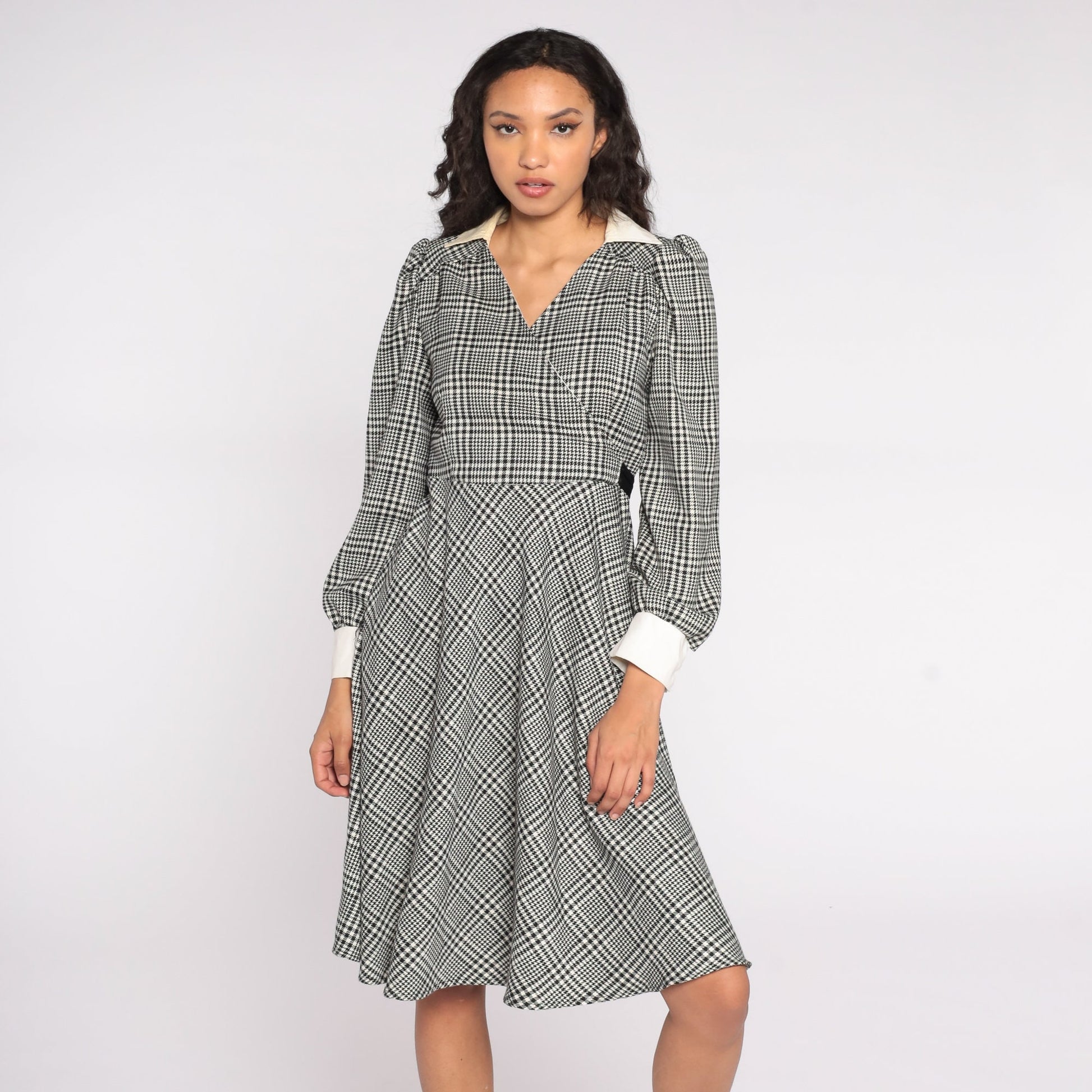 70s Black White Plaid Midi Dress Puff Sleeve Collar Tie Back Medium