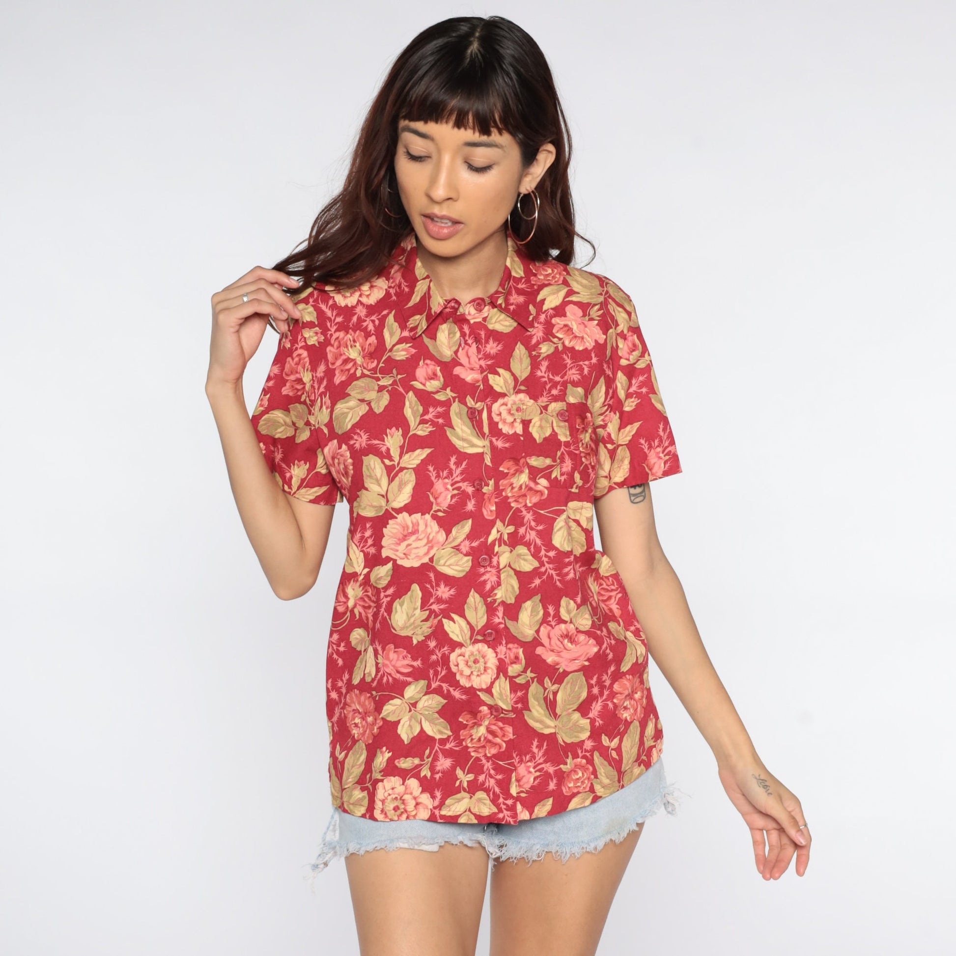 90s Red Floral Rayon Button-Up Blouse Short Sleeve Small