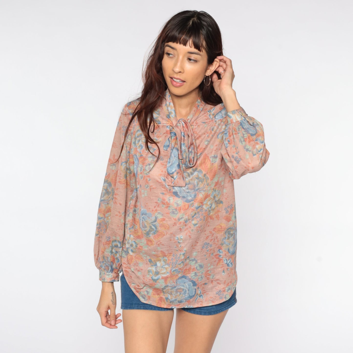 70s Floral Ascot Blouse Dusty Pink Blue Pullover Long Sleeve Medium