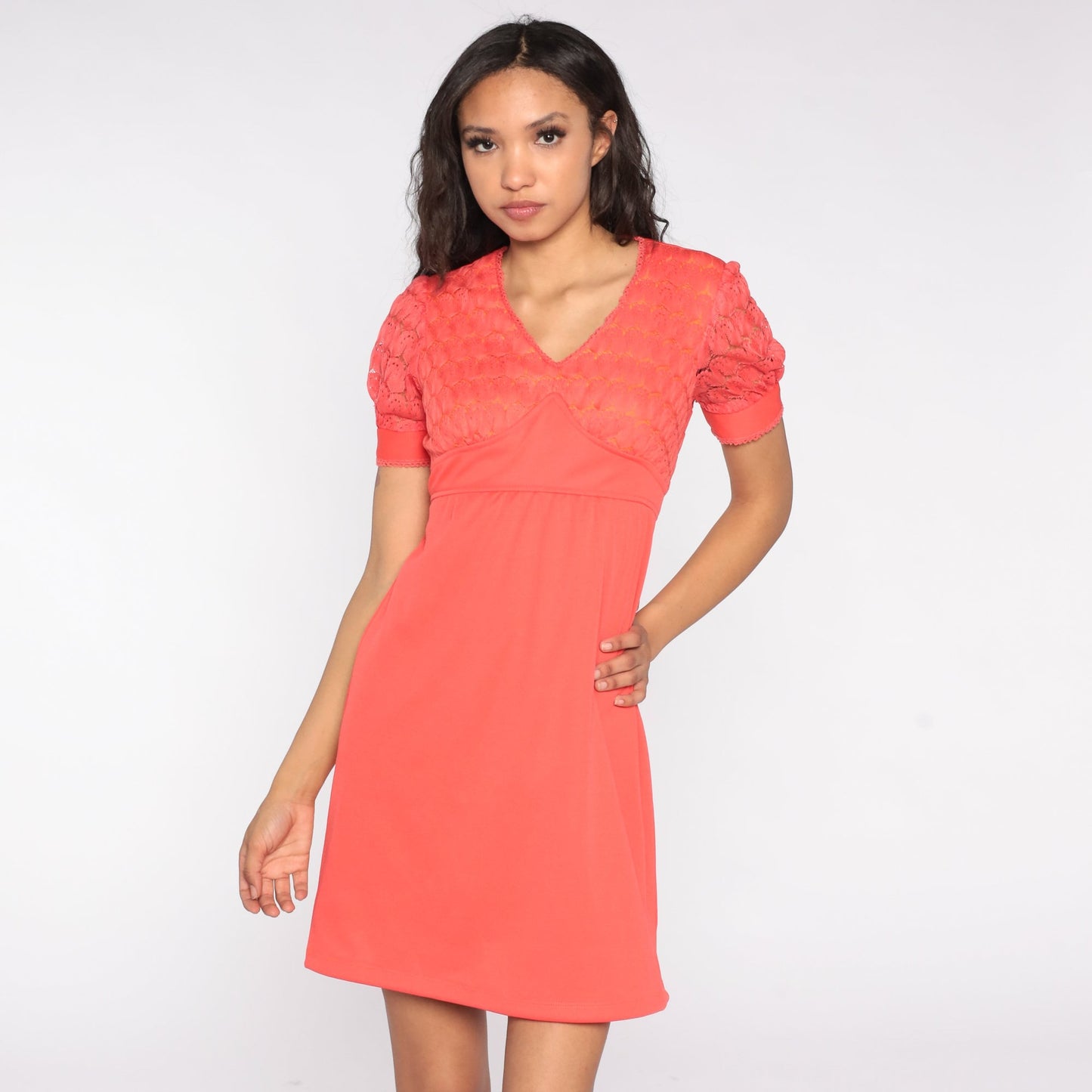 1970s Babydoll Mini Dress Salmon Pink Puff Sleeve Empire Waist Lace Medium