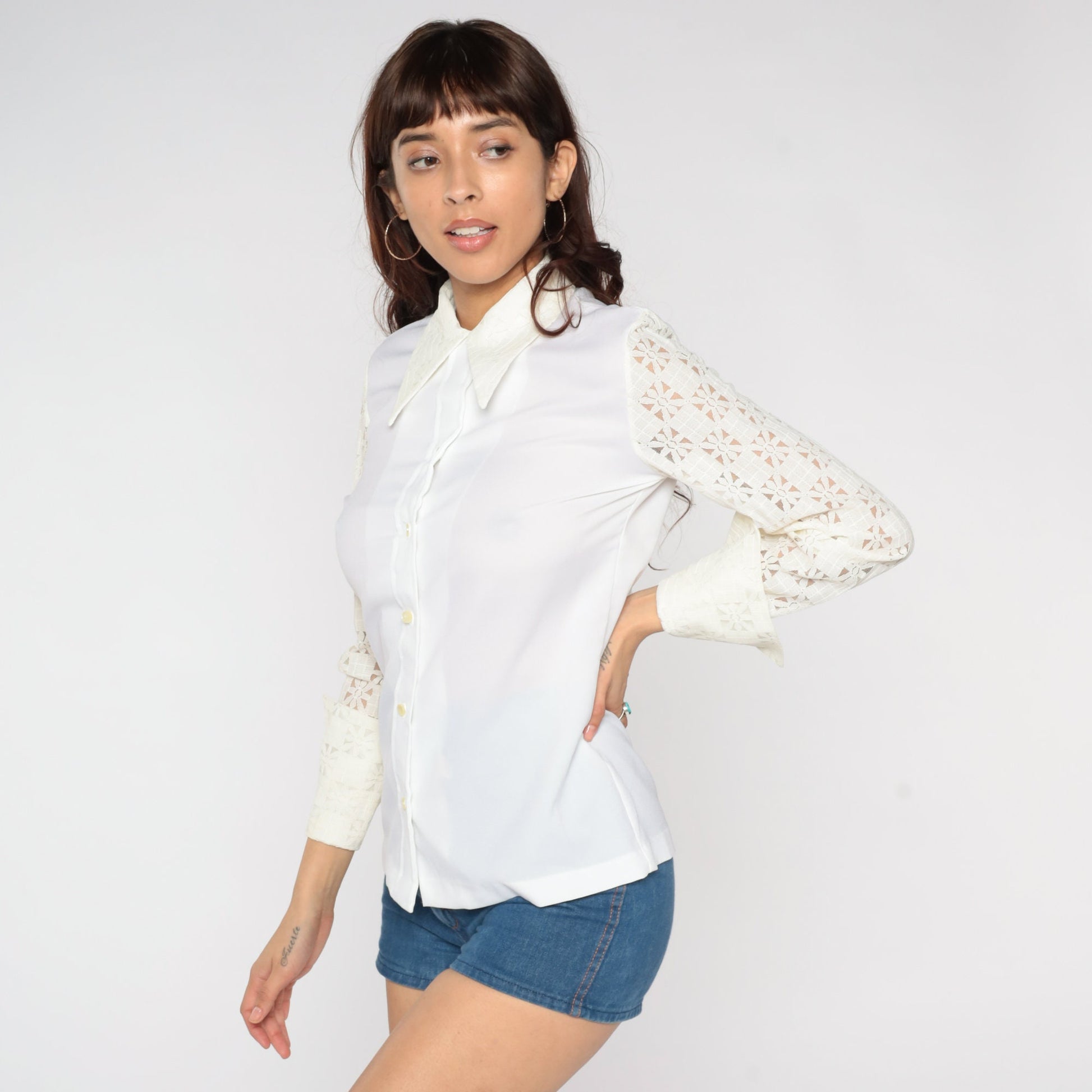 70s White Lace Blouse Floral Cutout Dagger Collar Button-Up Small