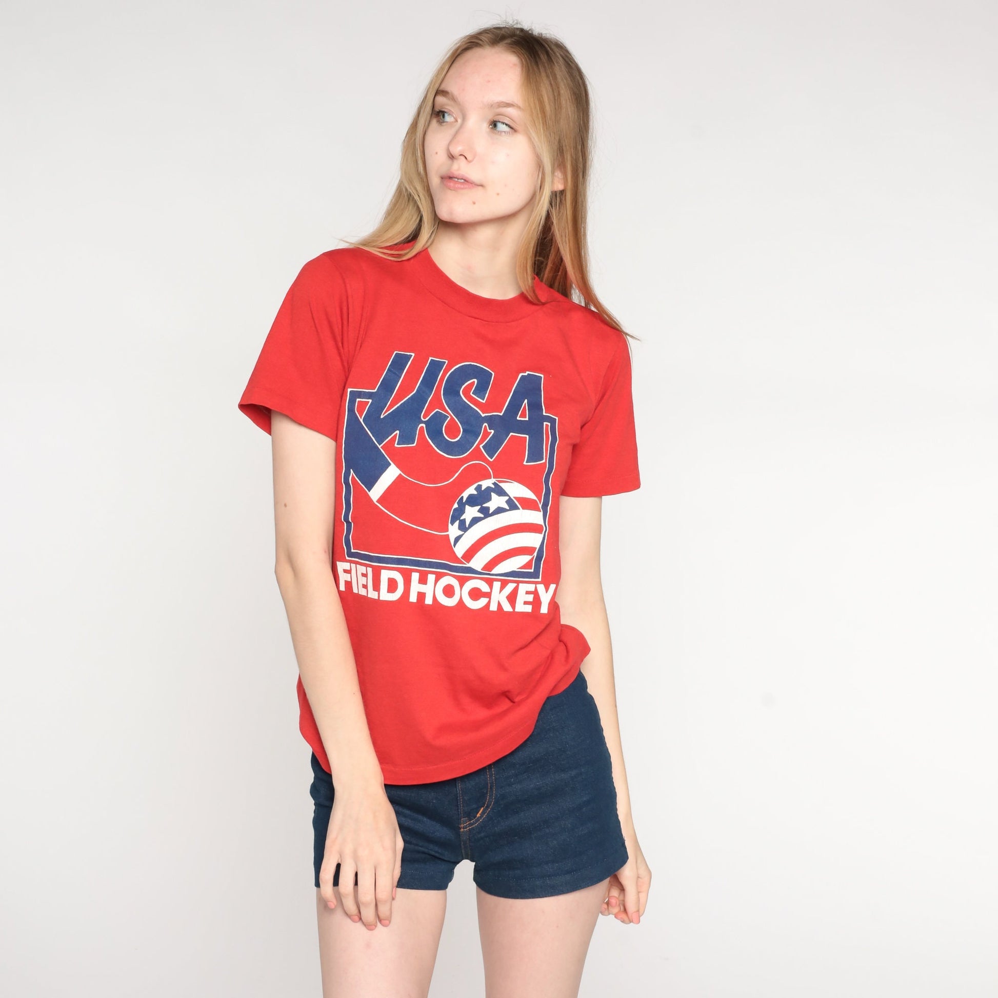 80s USA Field Hockey Graphic T-Shirt Red Crewneck Jerzees Small