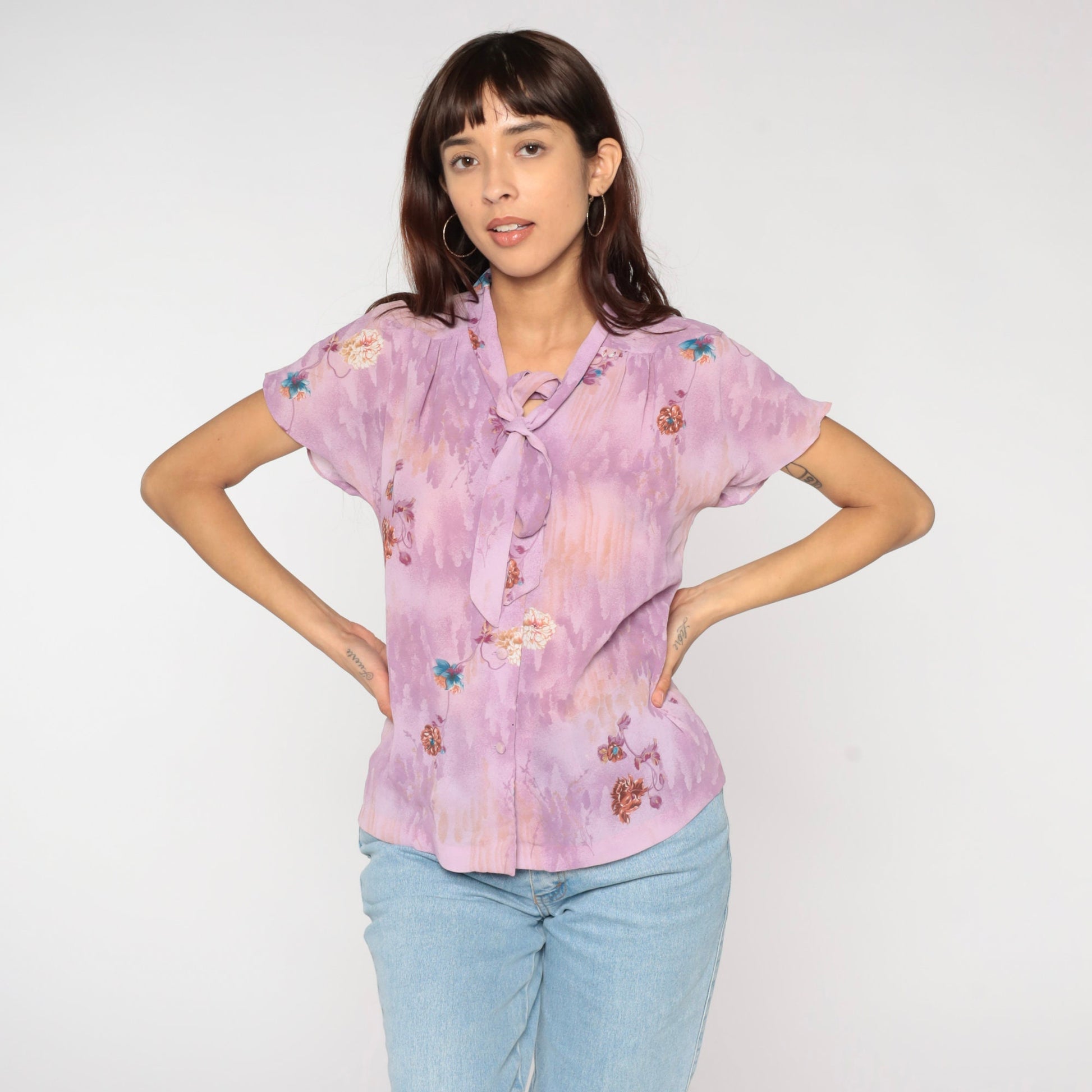 70s Purple Floral Ascot Blouse Button-Up Short Sleeve Small