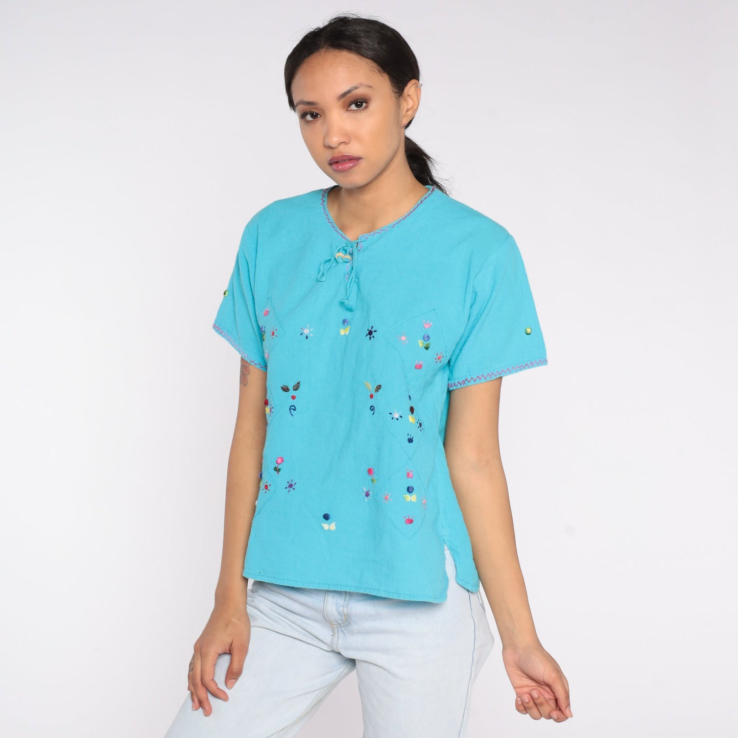 90s Blue Cotton Blouse Embroidered Flowers Butterflies Suns Short Sleeve Medium