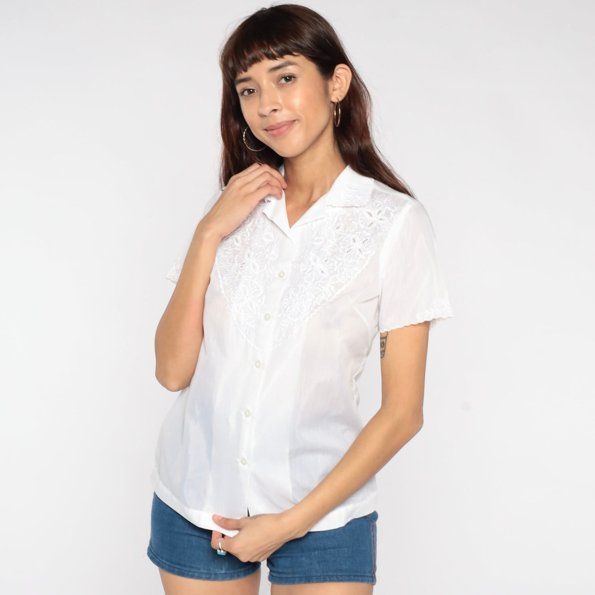 80s White Embroidered Floral Eyelet Button-Up Blouse Short Sleeve Small