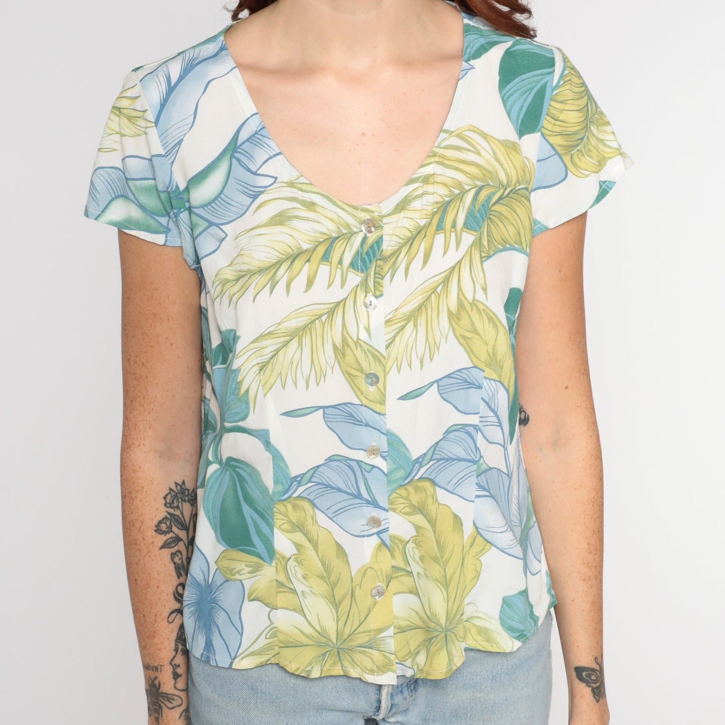 00s Tropical Leaf Button-Up Blouse White Blue Green Rayon Short Sleeve Small S