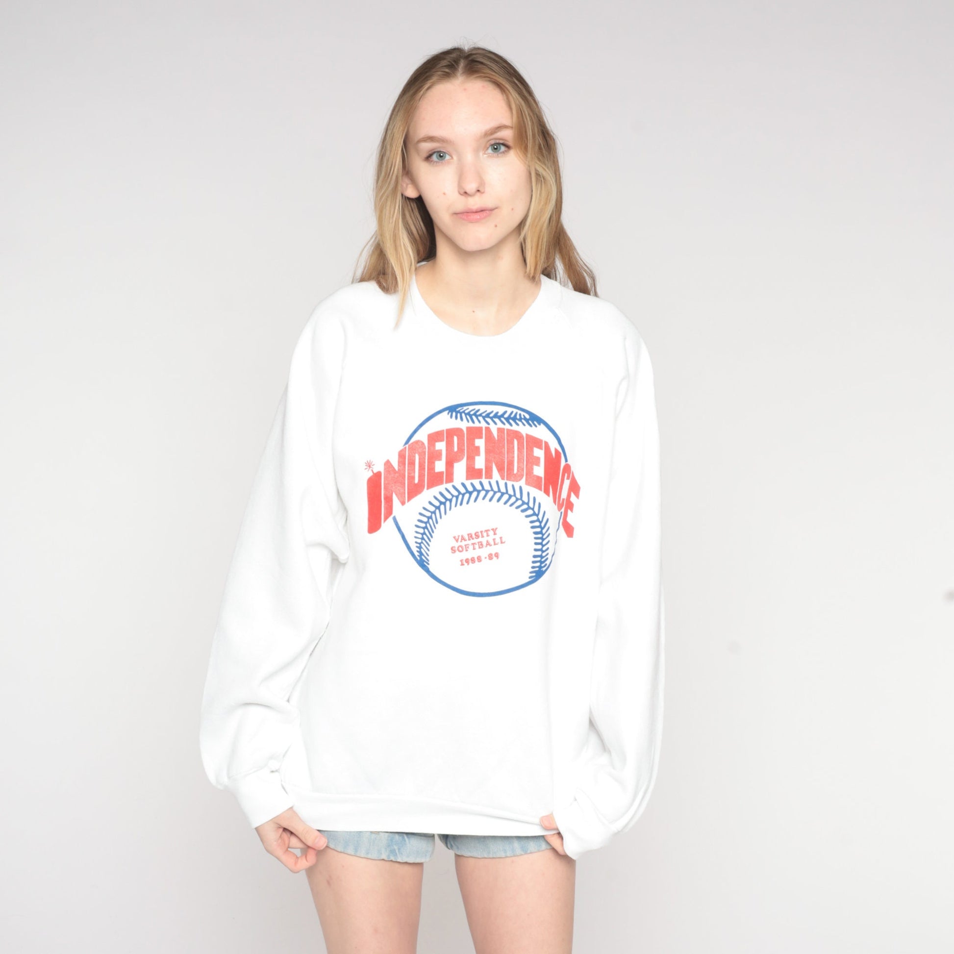 90s Independence Varsity Softball 1988-89 Graphic Sweatshirt White Extra Large