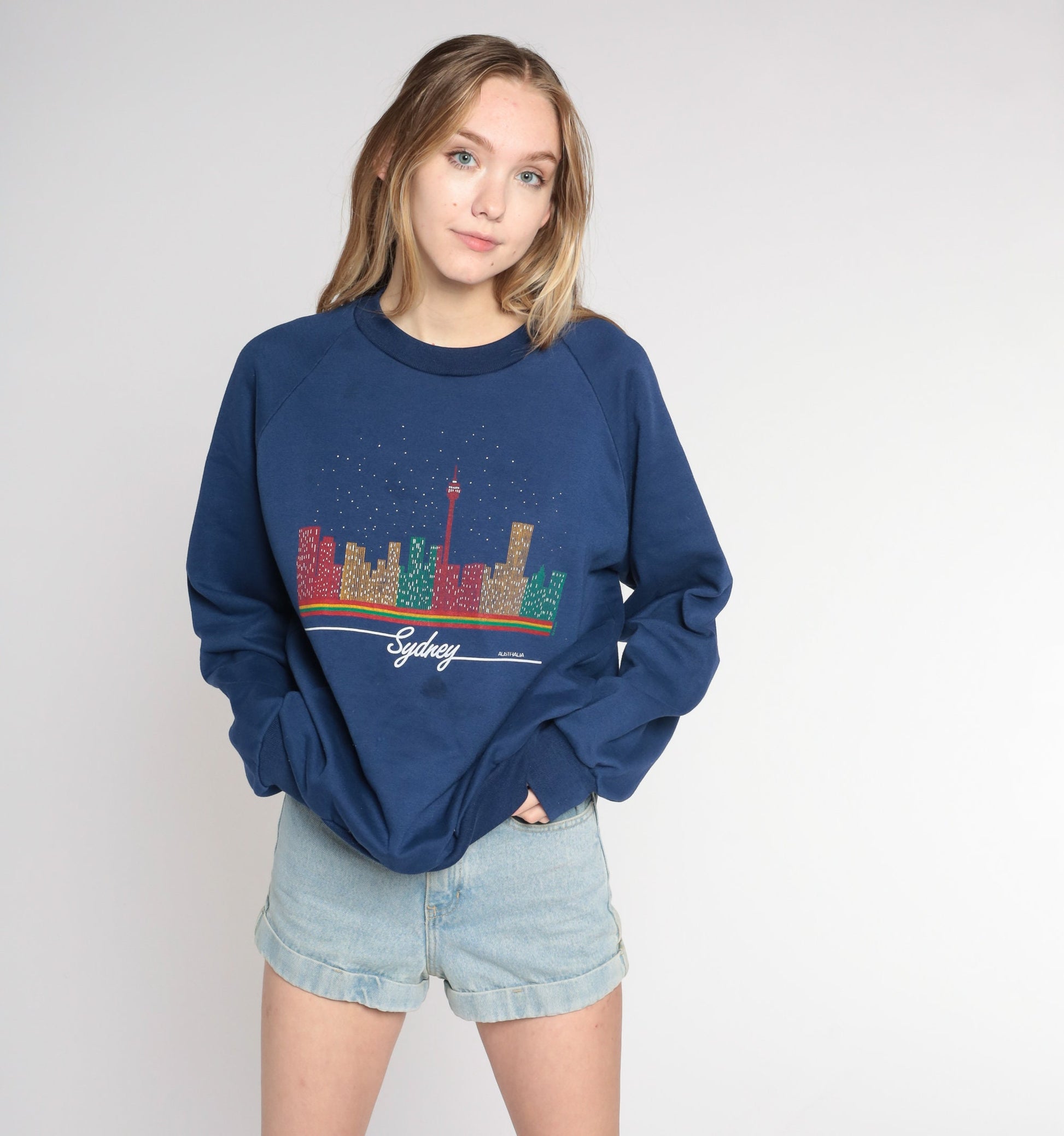 00s Sydney Australia Skyline Graphic Sweatshirt Navy Raglan Crewneck Small