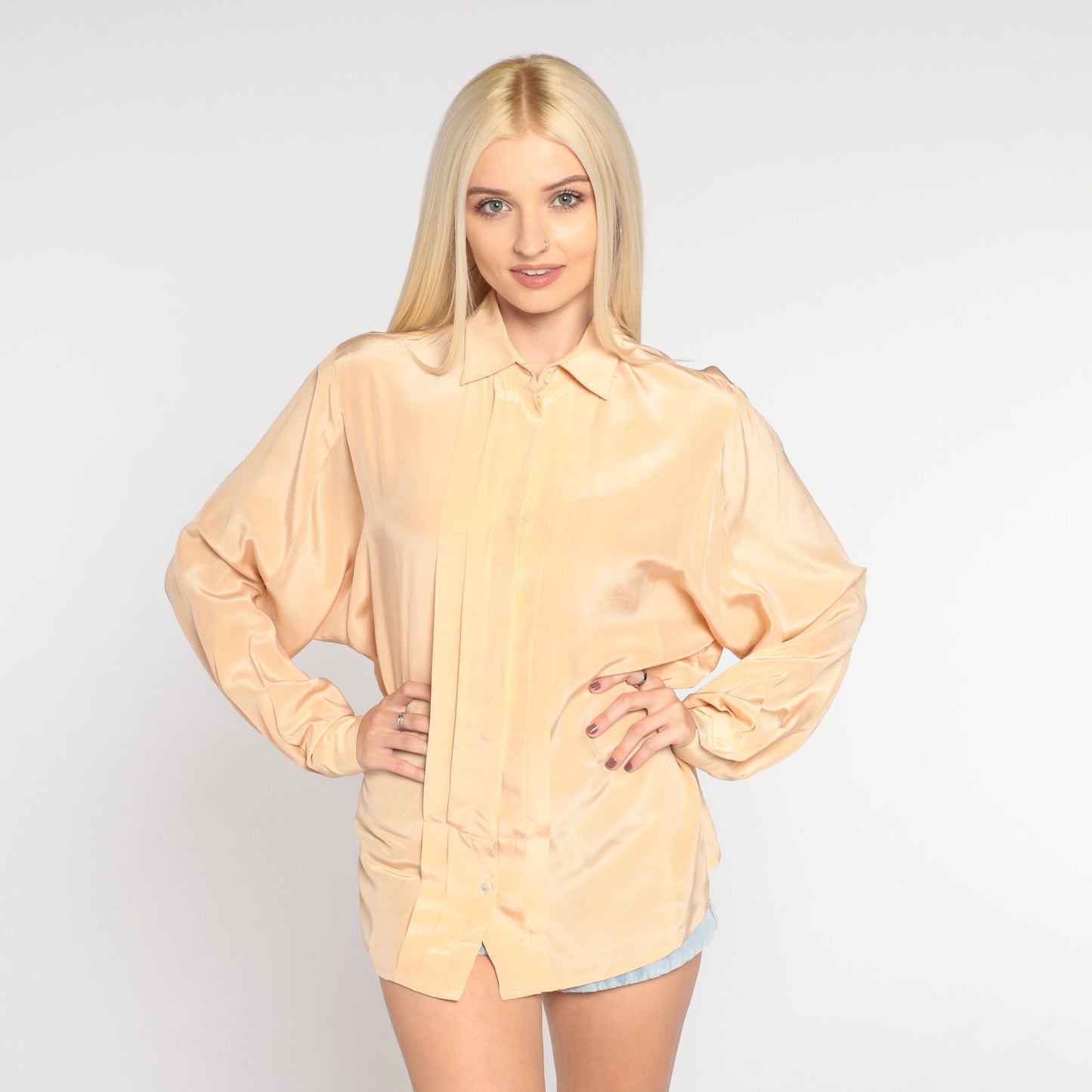 80s Peach Silk Button-Up Blouse Pleated Collar Long Sleeve Medium