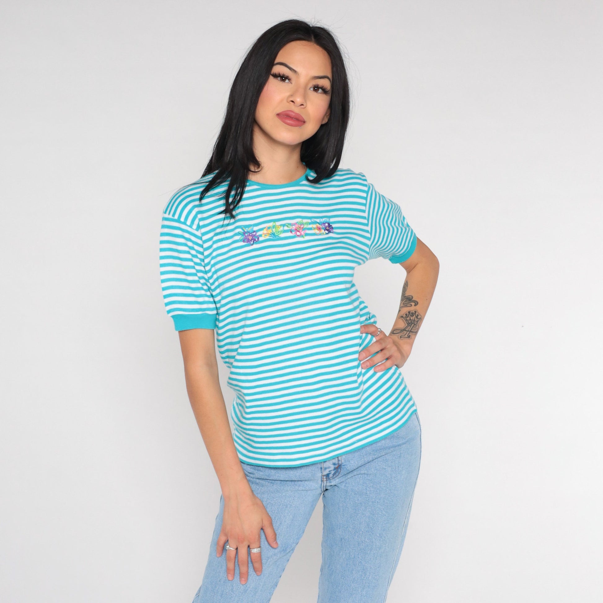 90s Floral Striped T-Shirt Blue White Embroidered Graphic Tee Small S