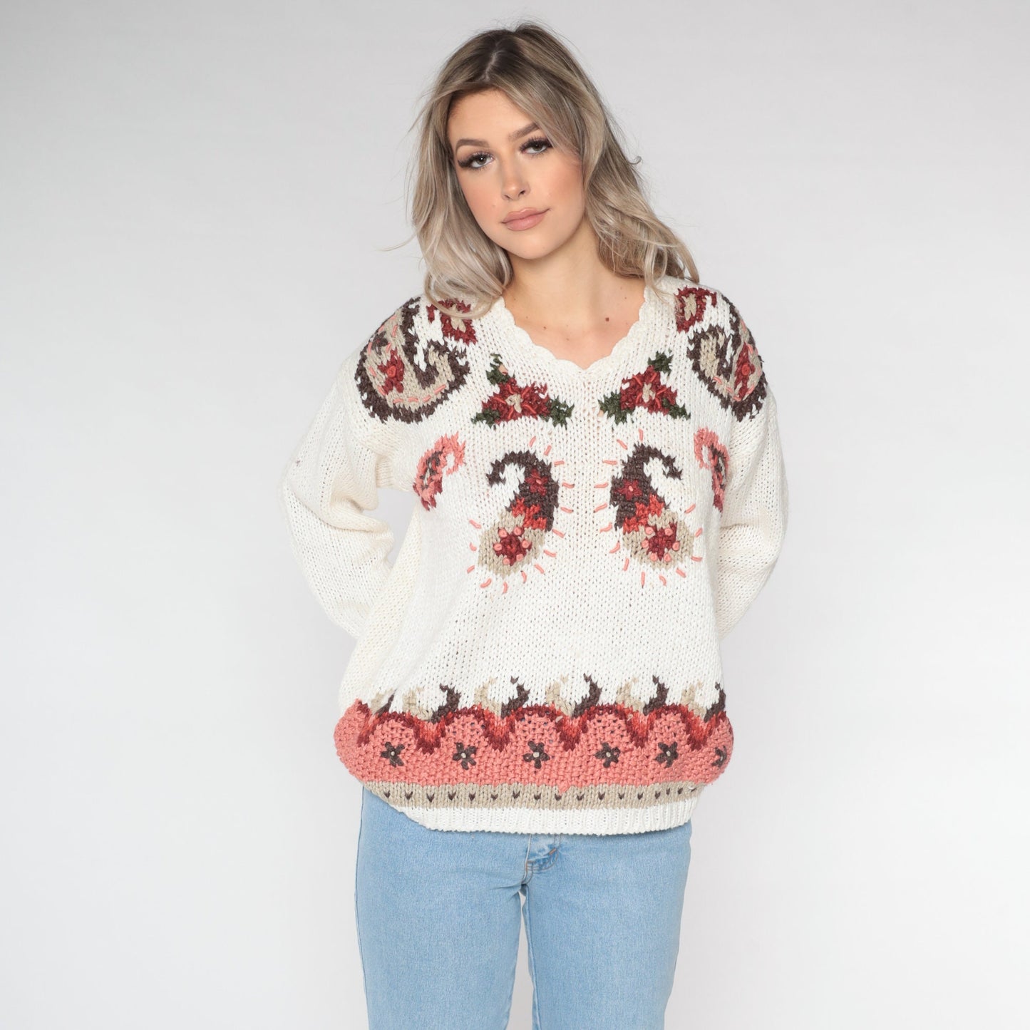 90s White Floral Paisley Embroidered Sweater Scalloped Neckline Large