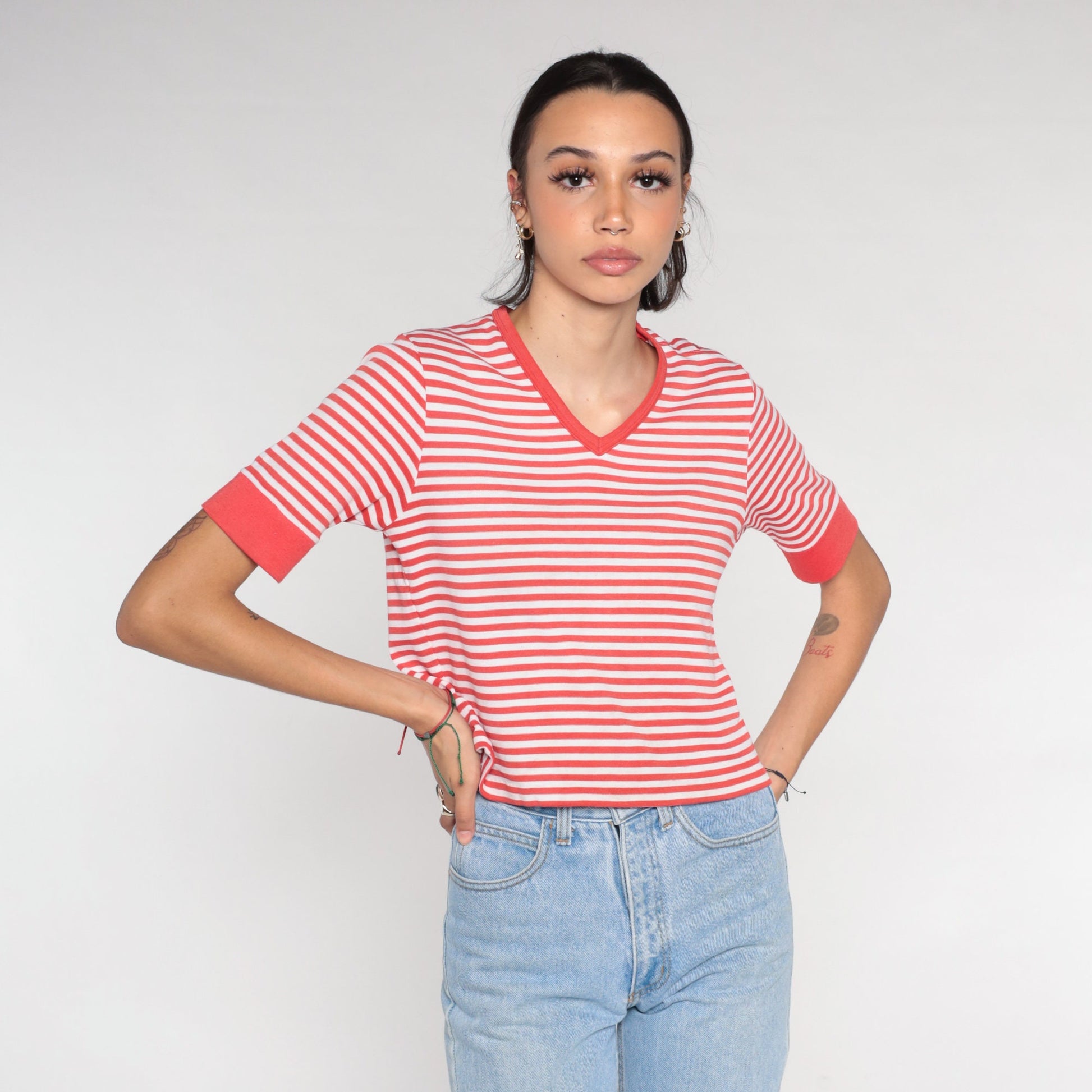 90s Red White Striped V-Neck T-Shirt Ringer Tee Medium
