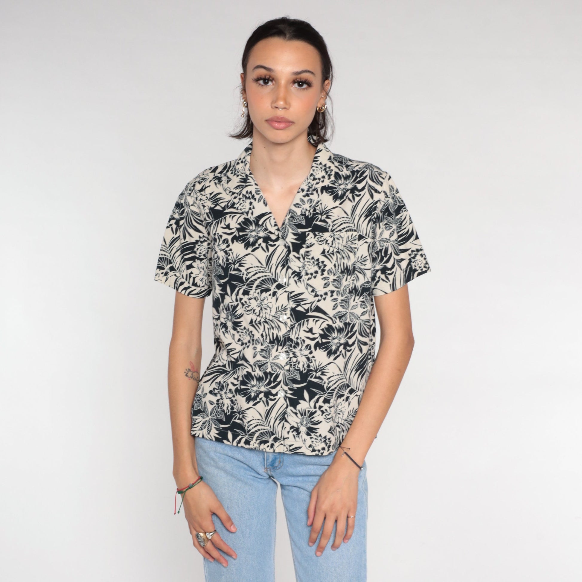 Y2K Floral Button-Up Blouse Black Beige Flower Print Short Sleeve Small