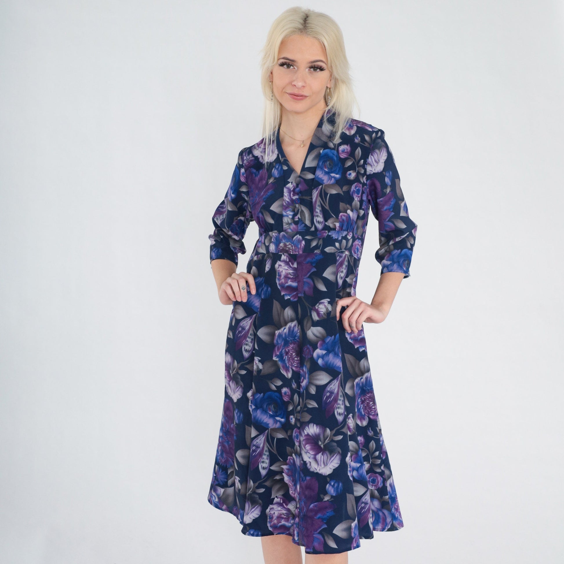 70s Purple Rose Floral Midi Dress Empire Waist V-Neck Button Front Small