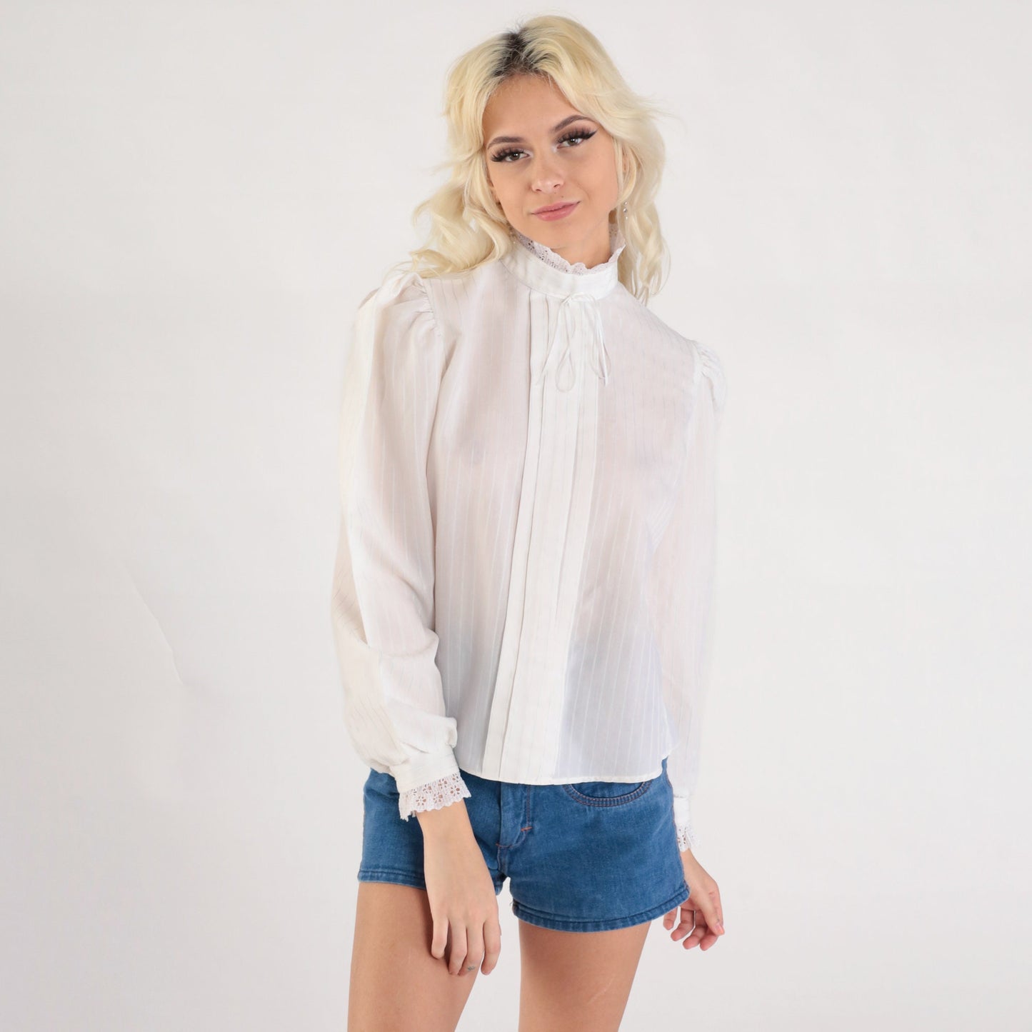 80s White Victorian Blouse Puff Sleeve Lace Trim Button-Up Small