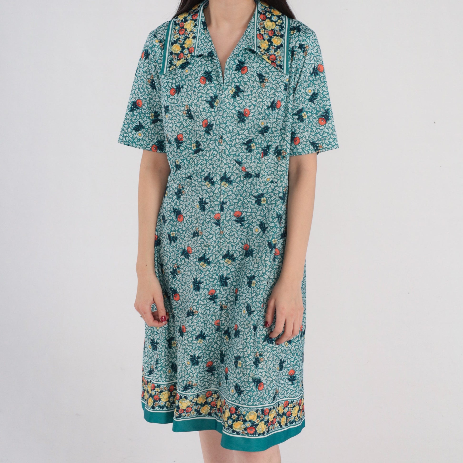 70s Green Floral Mini Dress Collared Shift Short Sleeve V Neck Medium