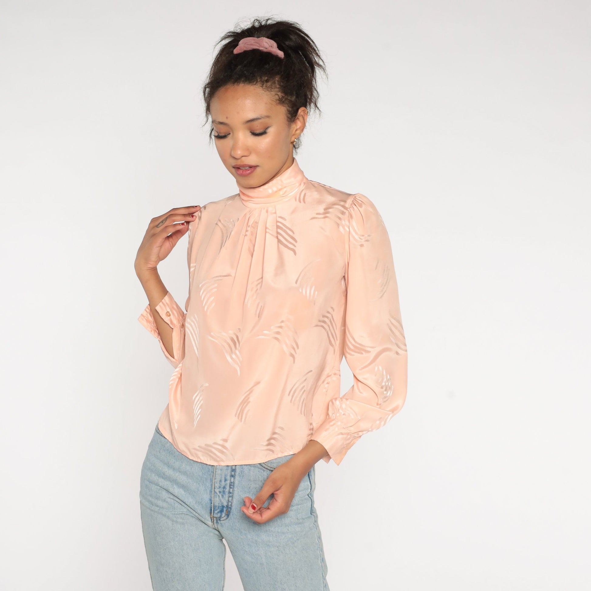 80s Peach Embossed Blouse Puff Sleeve Mock Neck Geometric Button Back Small